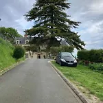 Chateau De La Boussiniere Bed & Breakfast 3*