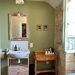Bed & Breakfast Chateau De La Boussiniere 3*