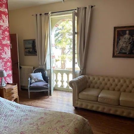 Chateau De La Boussiniere