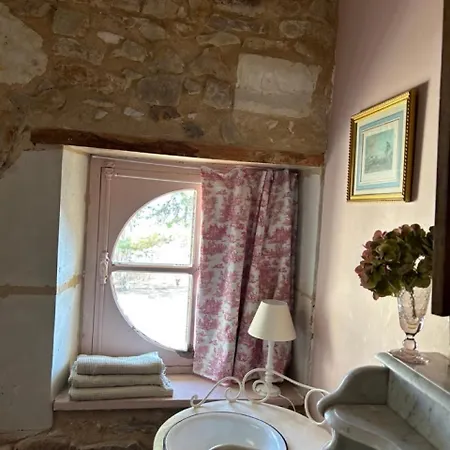 Chateau De La Boussiniere