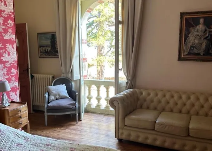 Chateau De La Boussiniere